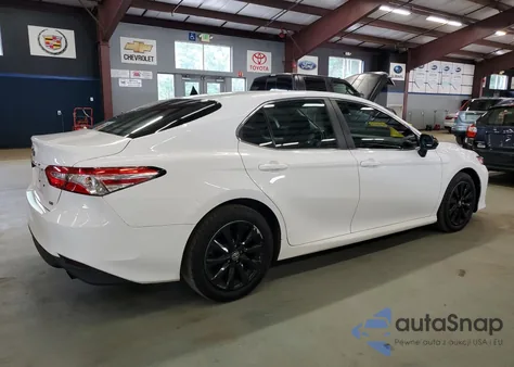 2018 Toyota Camry L z USA, uszkodzony, nr VIN 4T1B11HK1JU601795